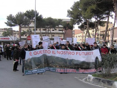 manifestazione_elba_no_tralicci_terna_