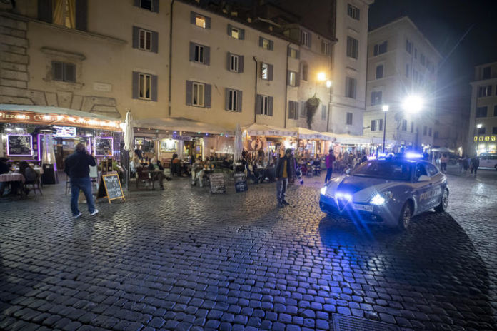 Circolare Viminale, più controlli contro assembramenti